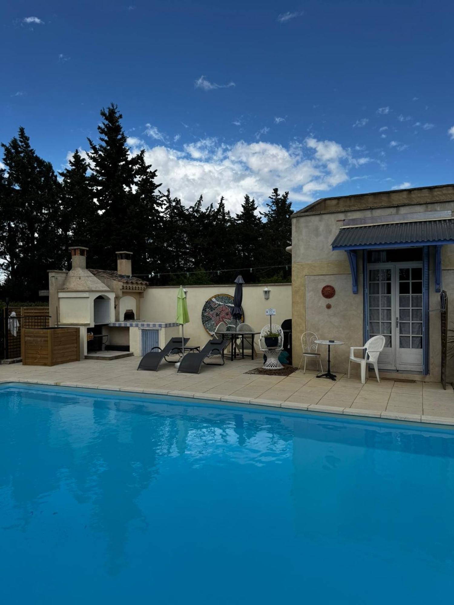 Apartamento Mas Saint Antoine Rognonas Exterior foto