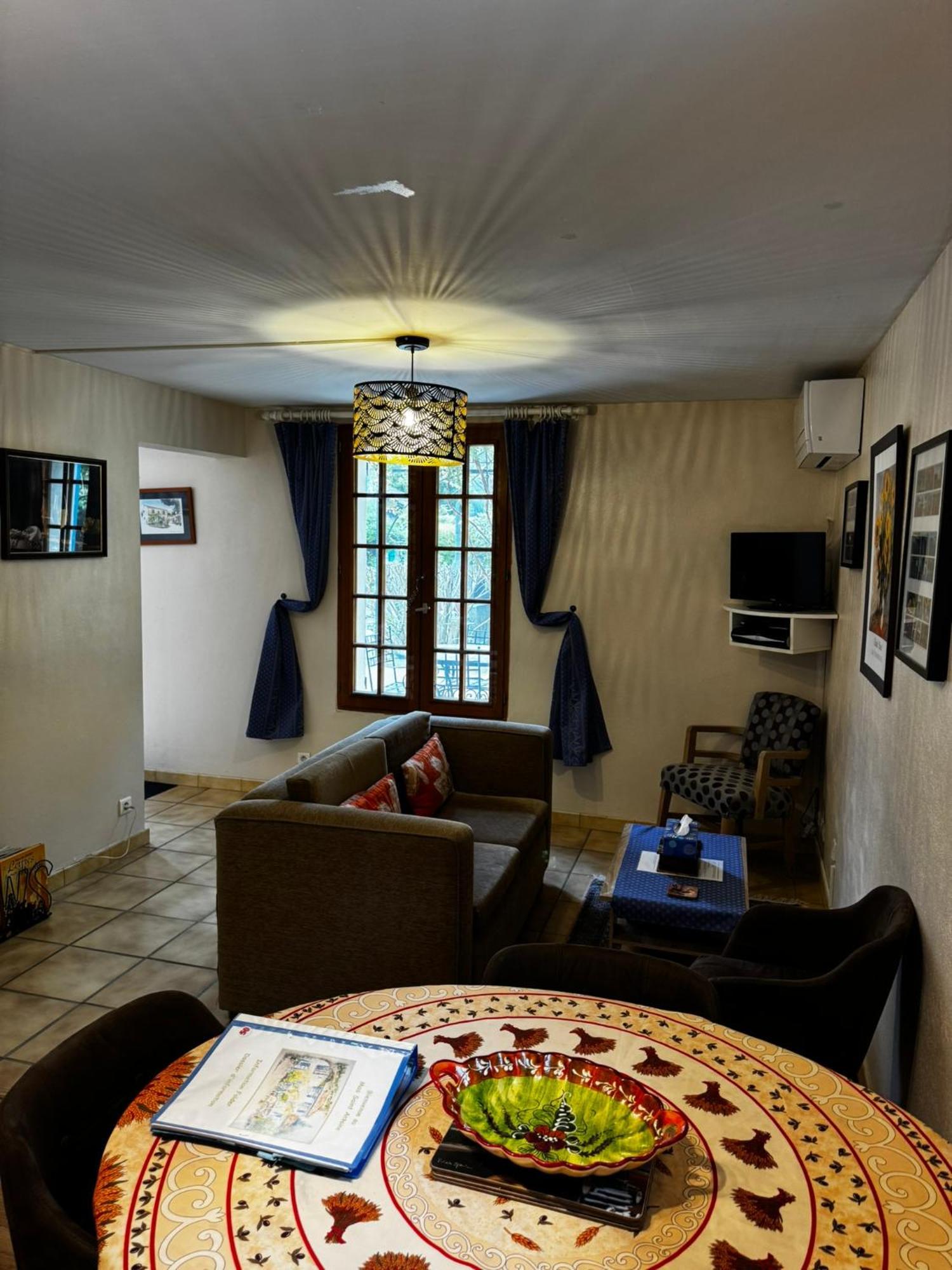 Apartamento Mas Saint Antoine Rognonas Exterior foto