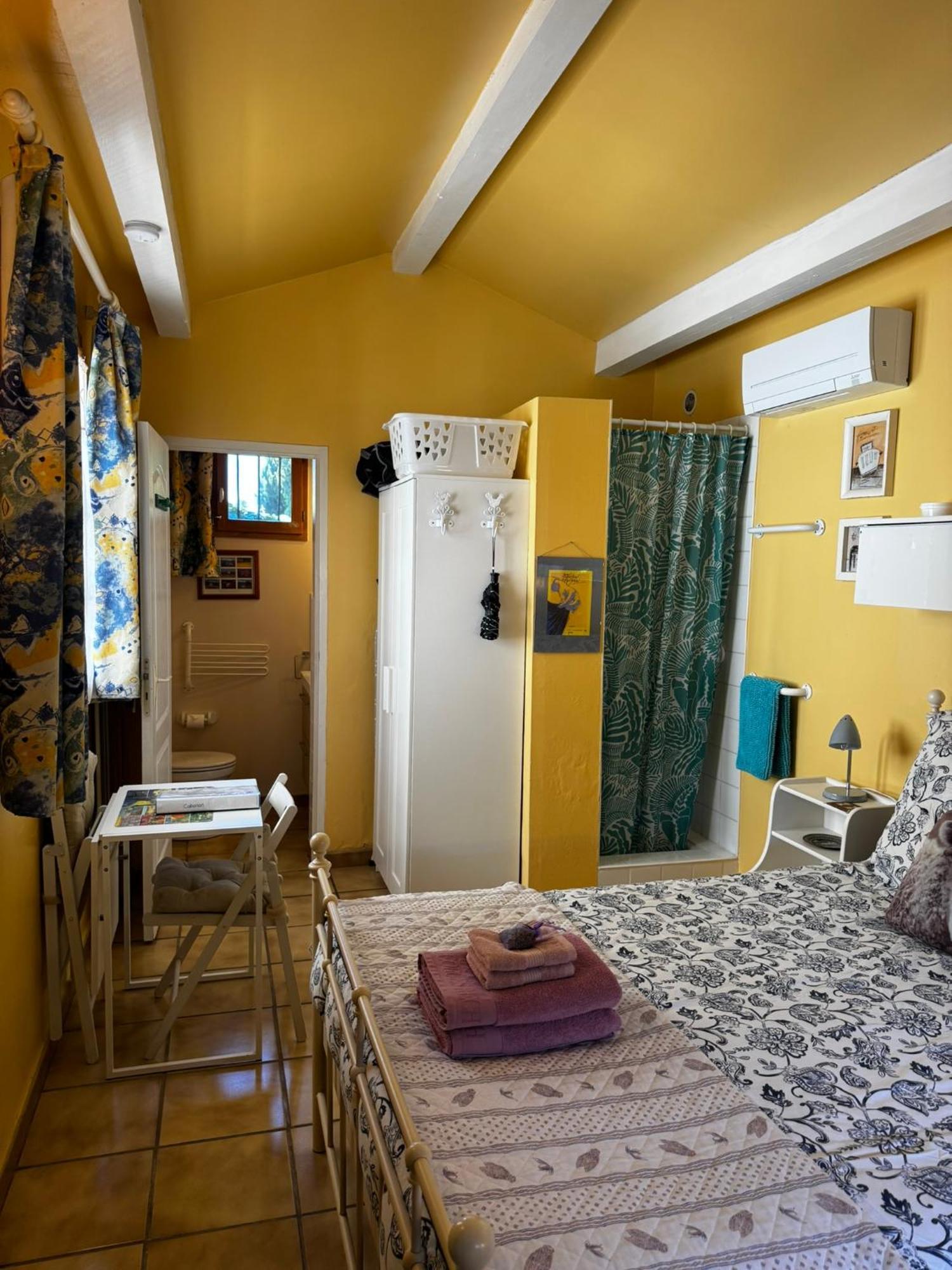 Apartamento Mas Saint Antoine Rognonas Exterior foto